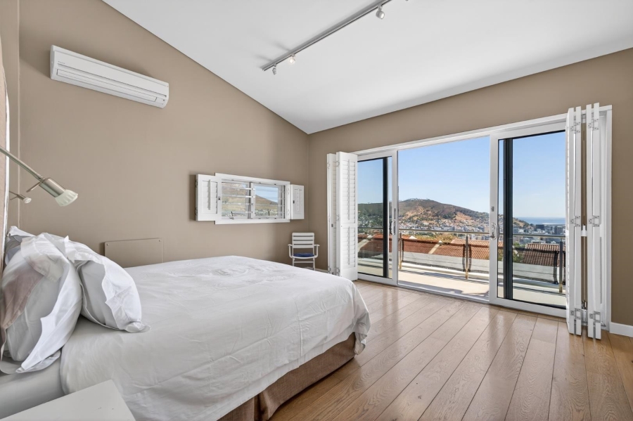 3 Bedroom Property for Sale in Vredehoek Western Cape